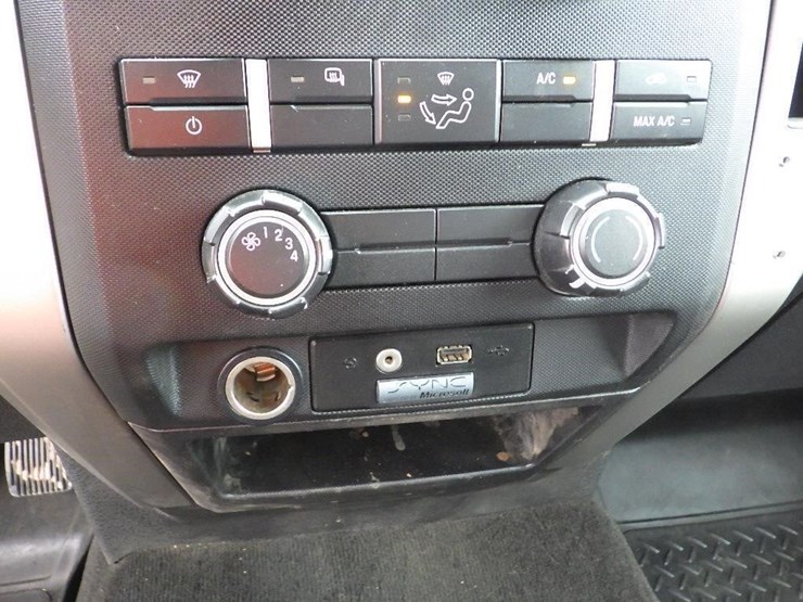 2011-ford-f150-image-31