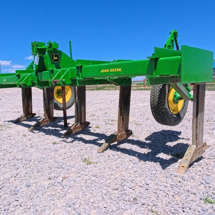 #1037 • JOHN DEERE 37A Ripper