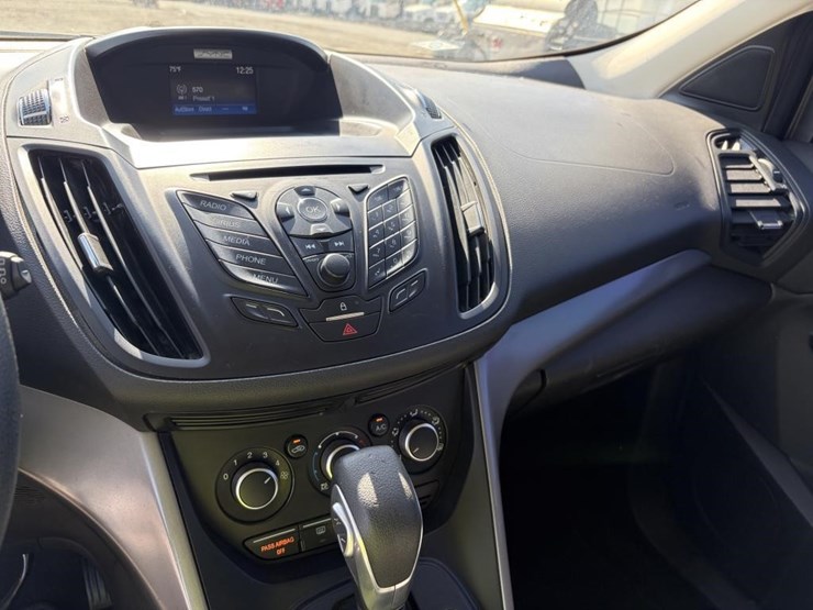 2016-ford-escape-image-18