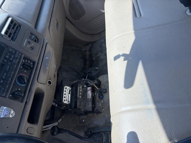 2002-ford-f550-image-18
