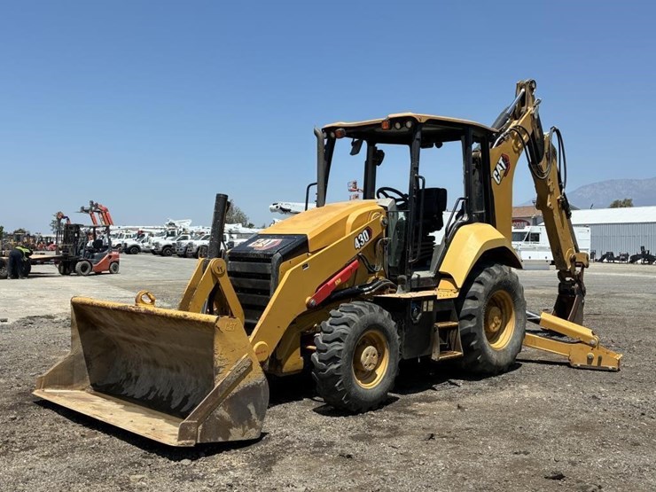 2022-caterpillar-430-image-1