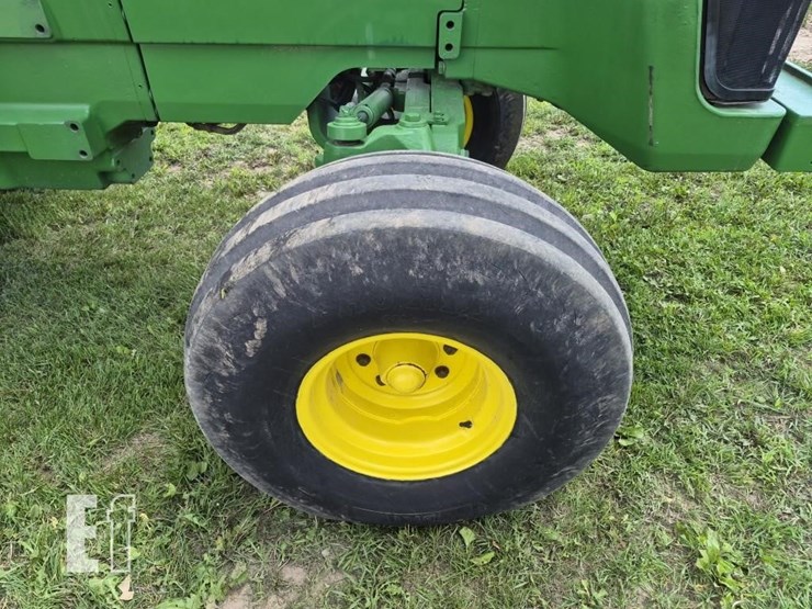 1995-john-deere-8200-image-12