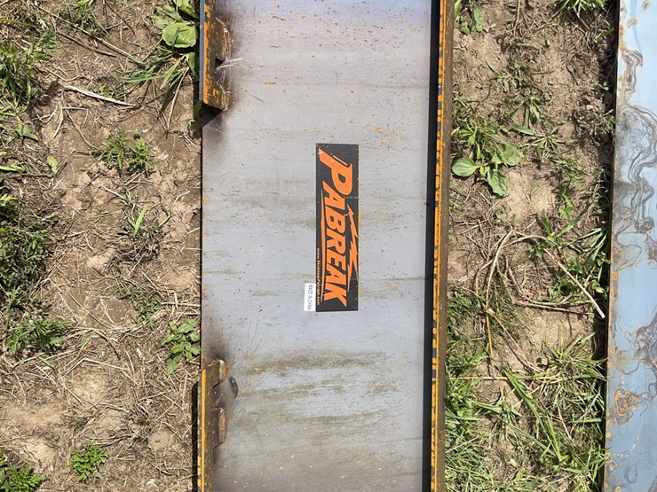 pabreak-qa-skid-steer-mount-plate-image-1