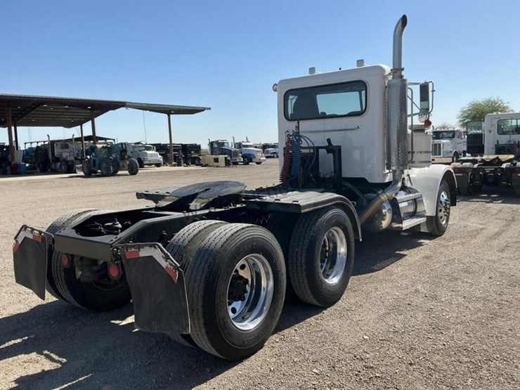 2004-peterbilt-378-image-4