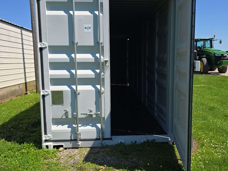 like-new-40ft-shipping-container,-used-very-little,-with-4-side-doors-image-5