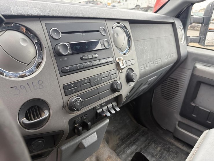 2011-ford-f550-xlt-image-19