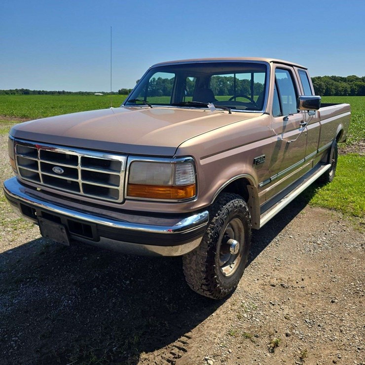 1996 Ford F-250 XLT, Extended Cab, 5.8L, Gas, Bench Seat, Cloth, 4wd, Power Windows, DMI Bumper, Gooseneck Ball, Spare Tire, 177,236 miles, Gas, VIN- 1FTH26H9TEA7672
