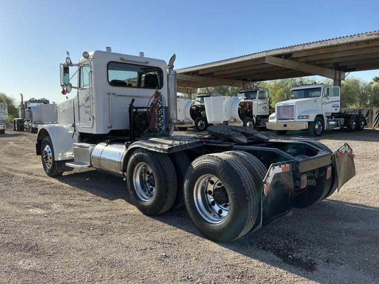 2004-peterbilt-378-image-6
