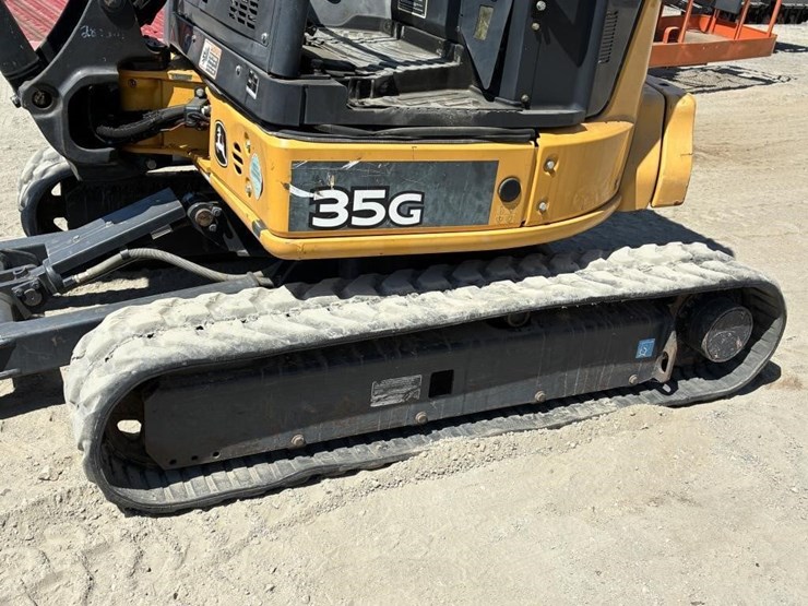 2020-deere-35g-image-16