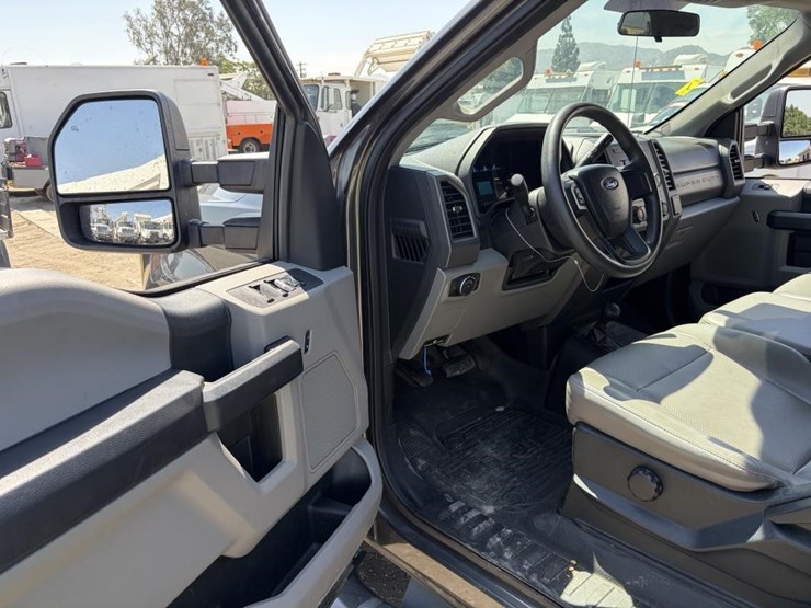 2017-ford-f250-xl-image-12
