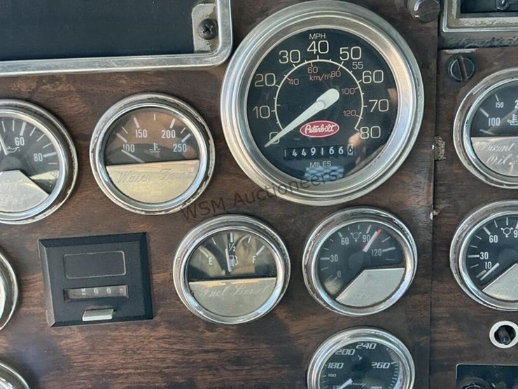1998-peterbilt-379-image-21