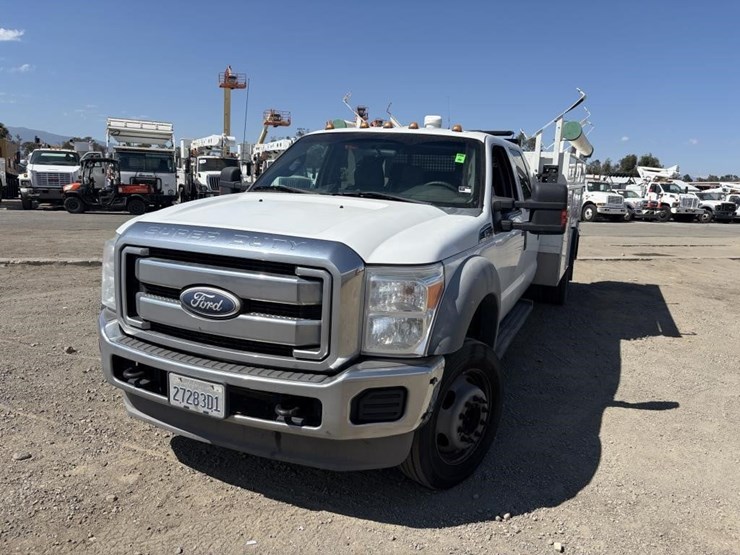 2011-ford-f550-image-1