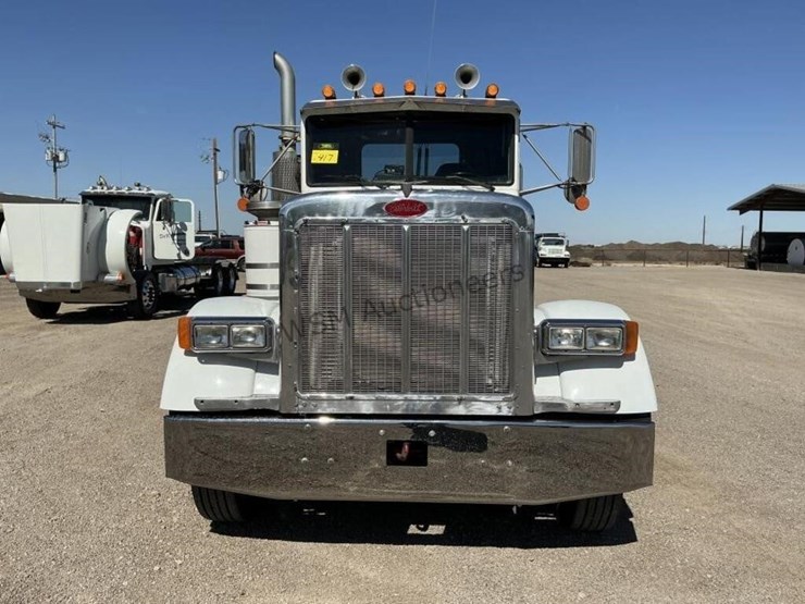1999-peterbilt-379-image-2