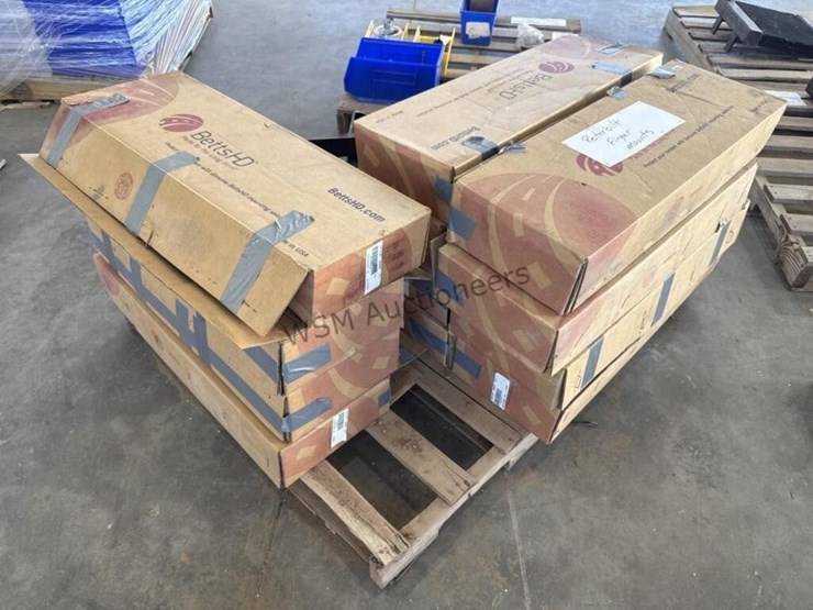pallet-of-peterbilt-fender-mounts-image-4