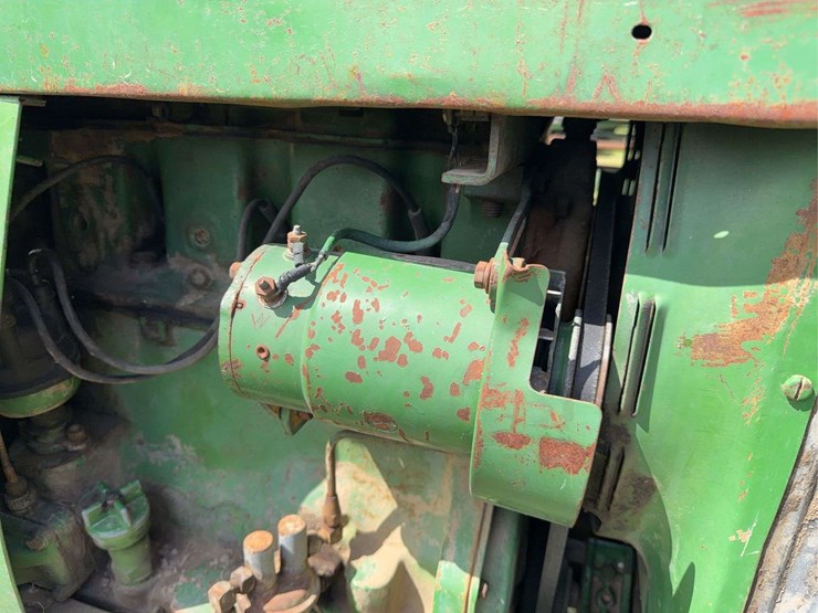john-deere-3020-image-22