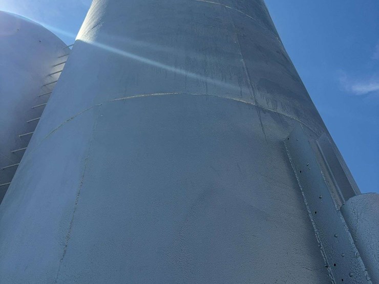 2-large-steel-fertilizer-or-storage-tanks,-holds-40-50-ton-a-piece,-around-100-ton-between-both,-welded-as-one-unit,-buyer-is-responsible-for-removing-and-loading-image-6