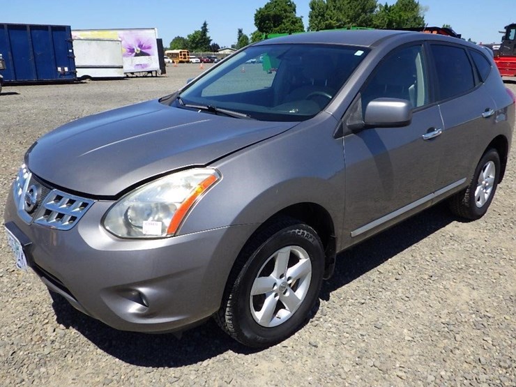 2013-nissan-rogue-image-1