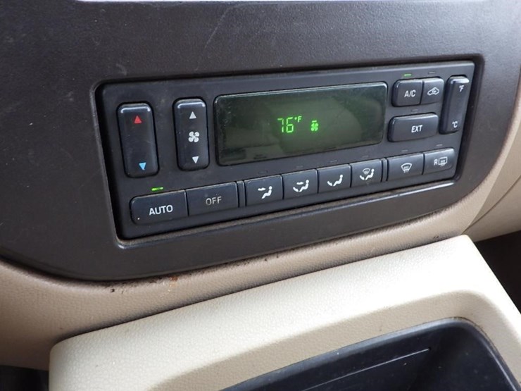 2003-ford-expedition-image-38