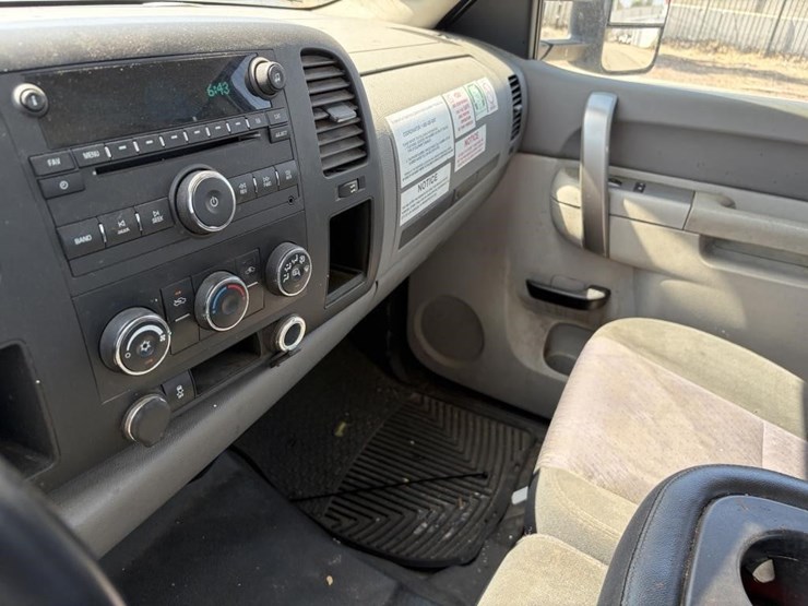2012-gmc-sierra-3500-image-19