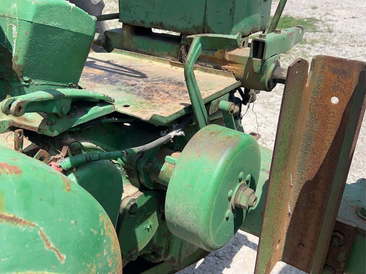 john-deere-60-image-40