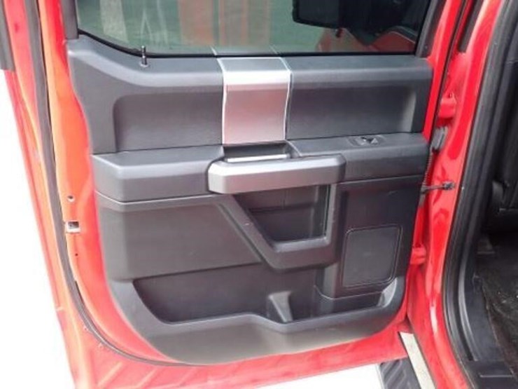 2016-ford-f150-image-25