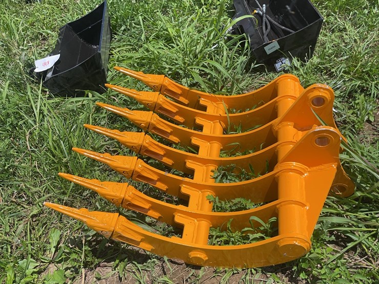 caterpillar-305-image-2