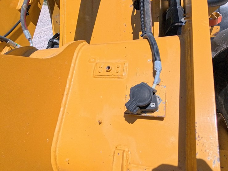 2014-caterpillar-907h2-image-10