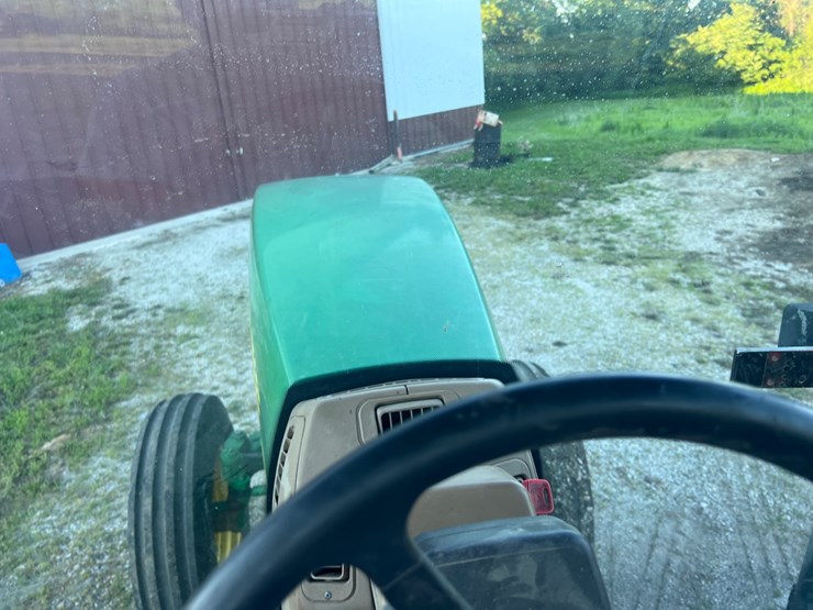 john-deere-8110-image-26