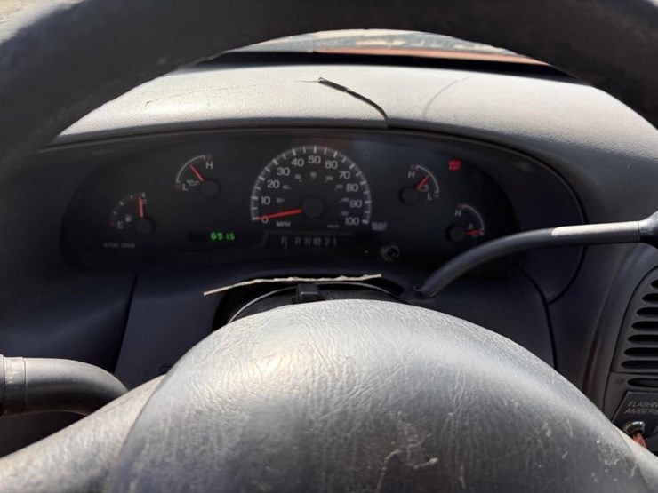 2000-ford-f150-xl-image-15