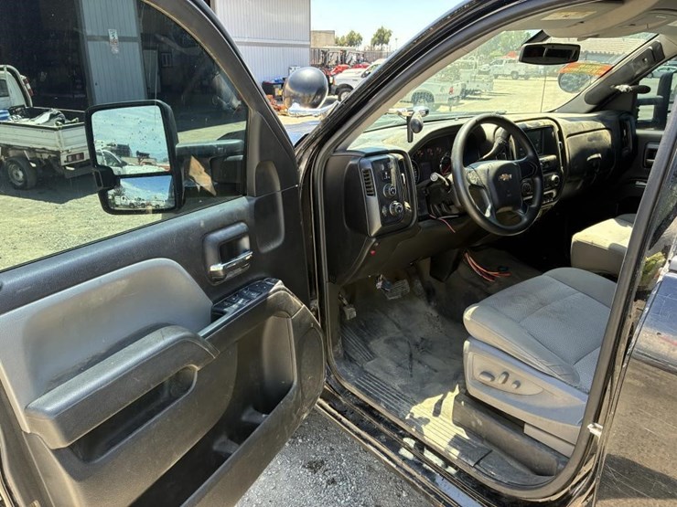 2018-chevrolet-silverado-1500-image-11