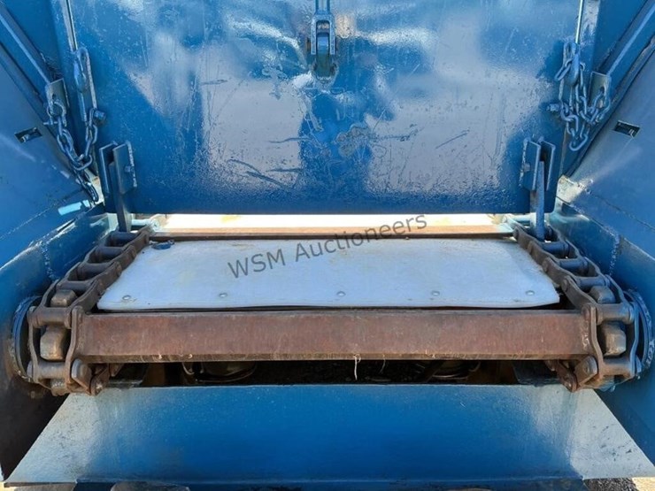 2014-versa-v-bottom-spreader-trailer-image-11