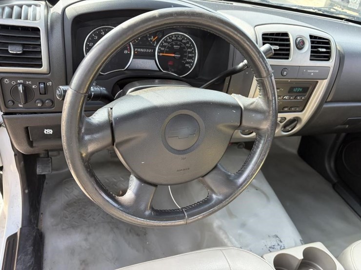 2011-chevrolet-colorado-image-13