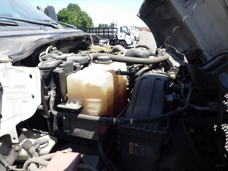 2017-ford-650-image-31