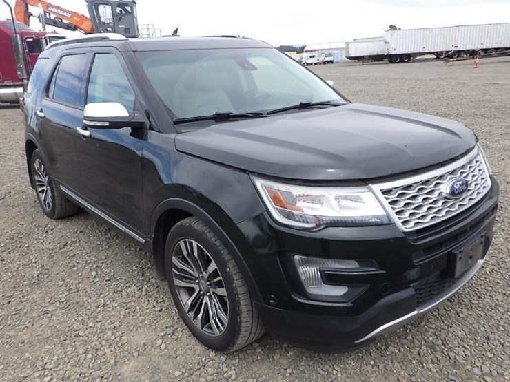 2016-ford-explorer-image-3