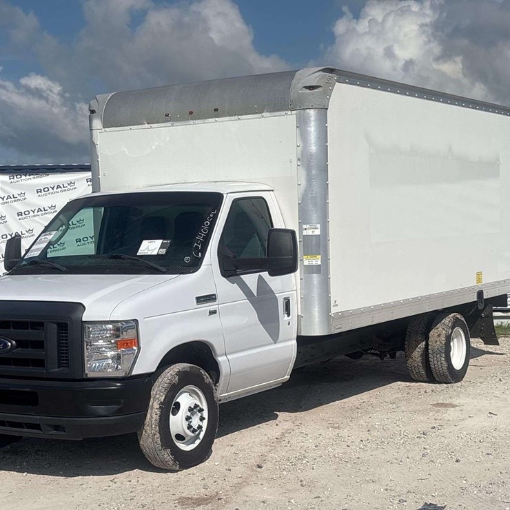 2019 FORD E350