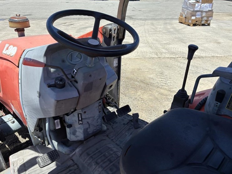 2007-kubota-l39-image-25