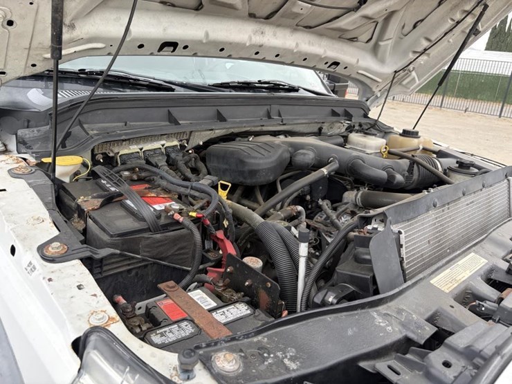 2011-ford-f550-xlt-image-8