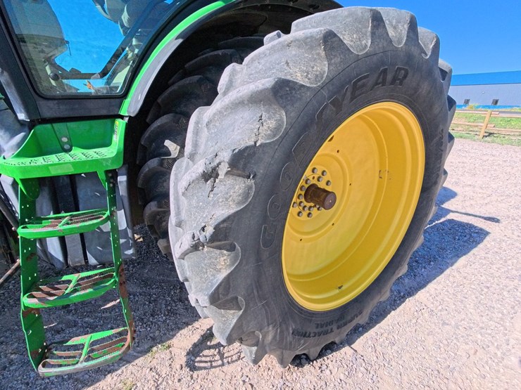 john-deere-8285r-image-38