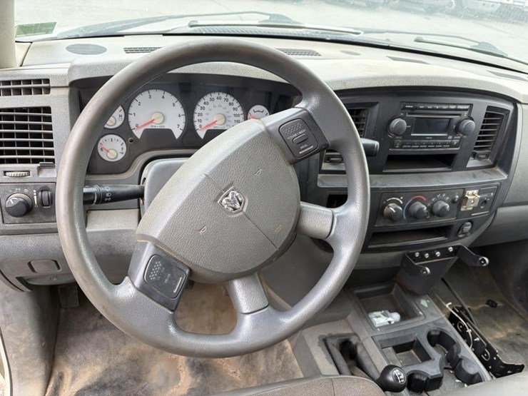2009-dodge-ram-3500-image-12