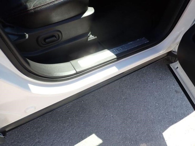 2011-ford-edge-image-37
