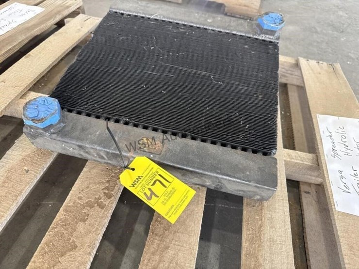 versa-spreader-trailer-hydraulic-fluid-radiator-image-2