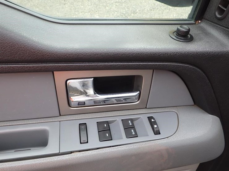 2011-ford-f150-image-24