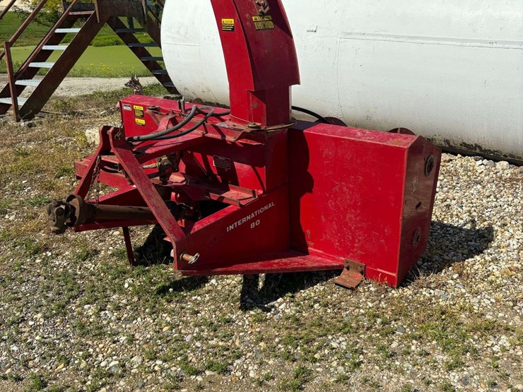 international-80-snow-blower,-1970s-model,-3pt,-540pto,-image-1