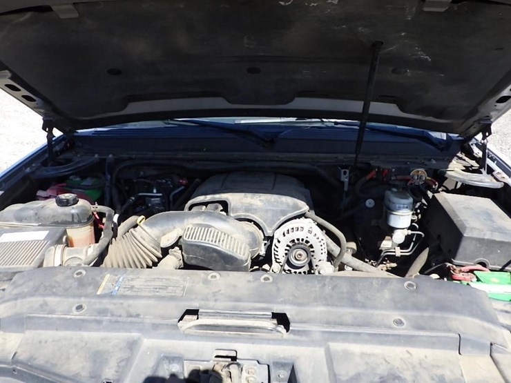 2008-chevrolet-tahoe-image-18