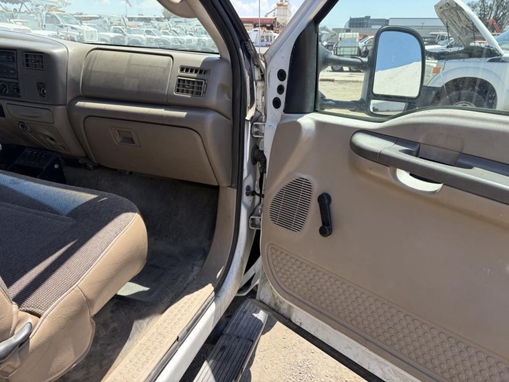 2004-ford-f350-xl-image-10