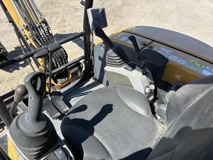 2020-caterpillar-303.5-image-21