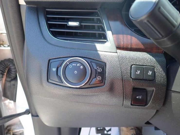 2011-ford-edge-image-15