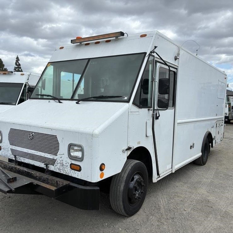 2008 WORKHORSE W62