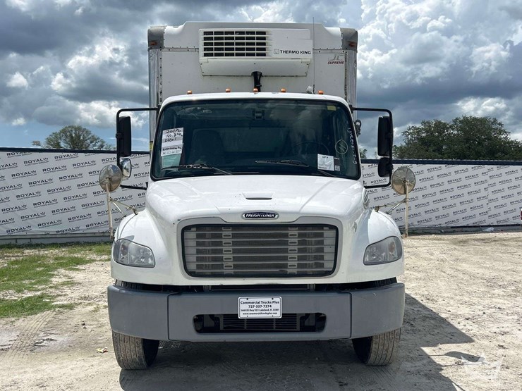 2017-freightliner-m2-106-image-28