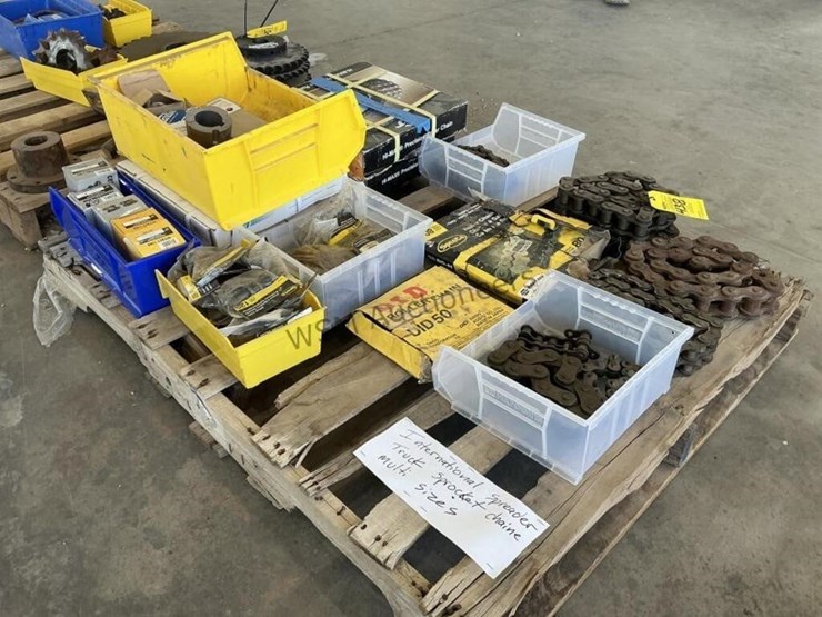 pallet-of-international-spreader-truck-sprocket-image-1
